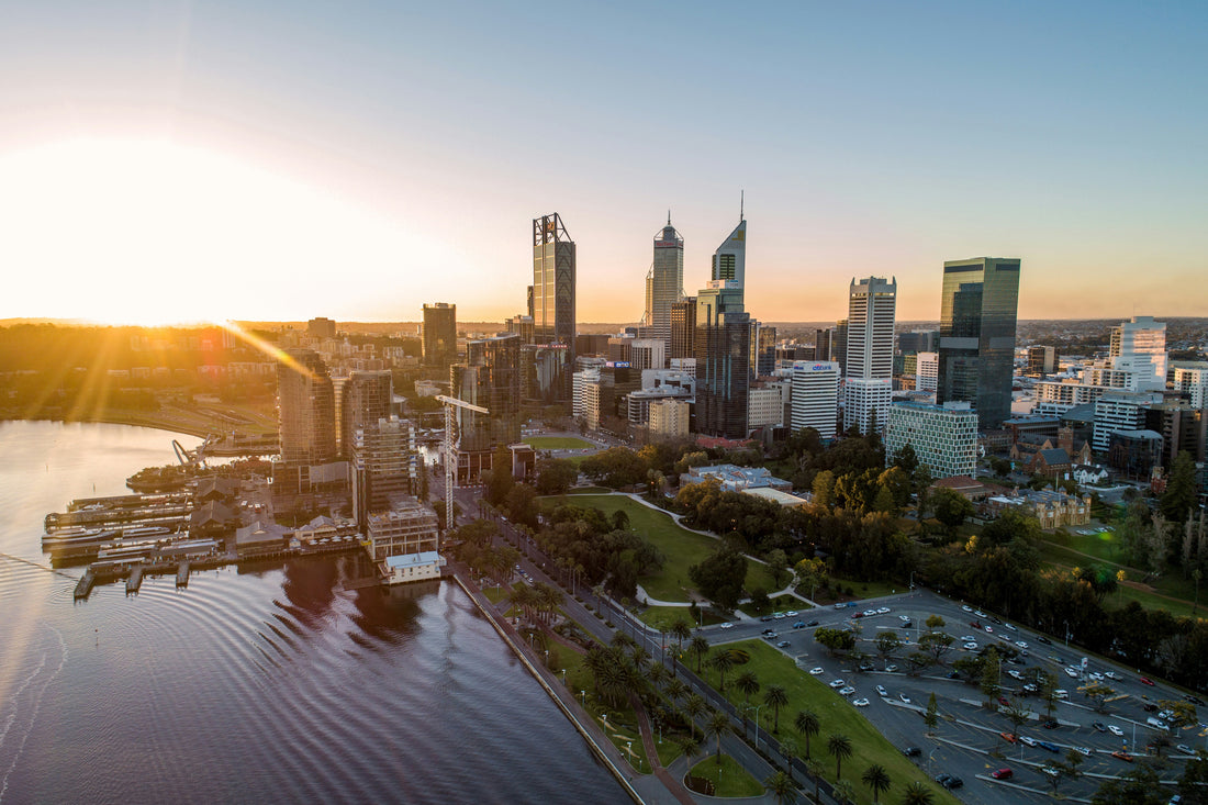 Perth by Sunset : Golden Light and Coastal City Views