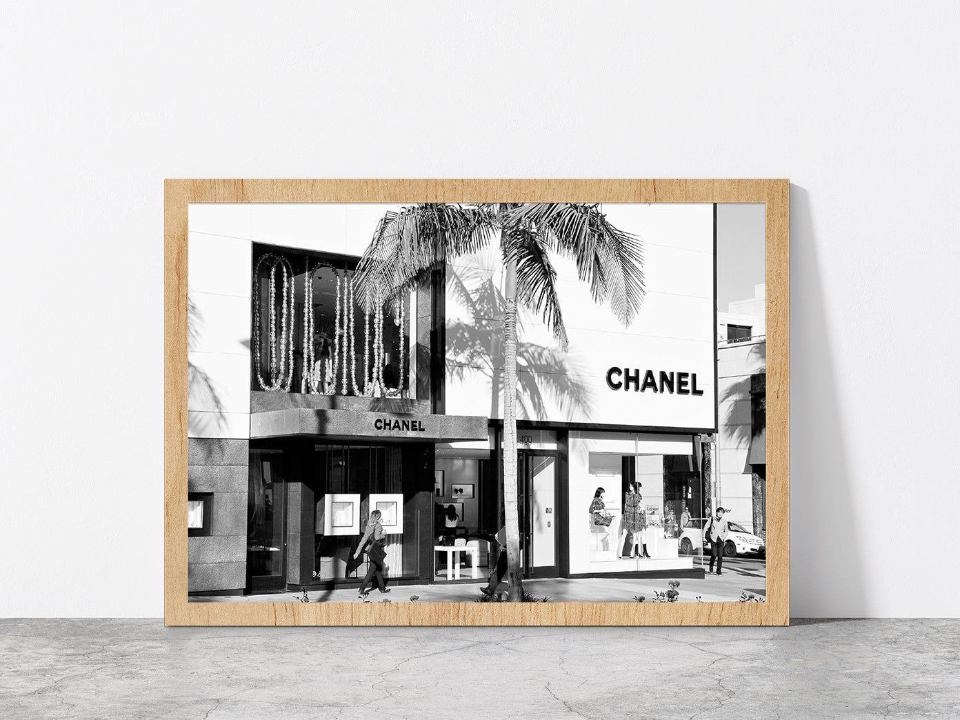 Palm Tree & People near Fashion Store Photograph Glass Framed Wall Art, Ready to Hang Quality Print Without White Border Oak