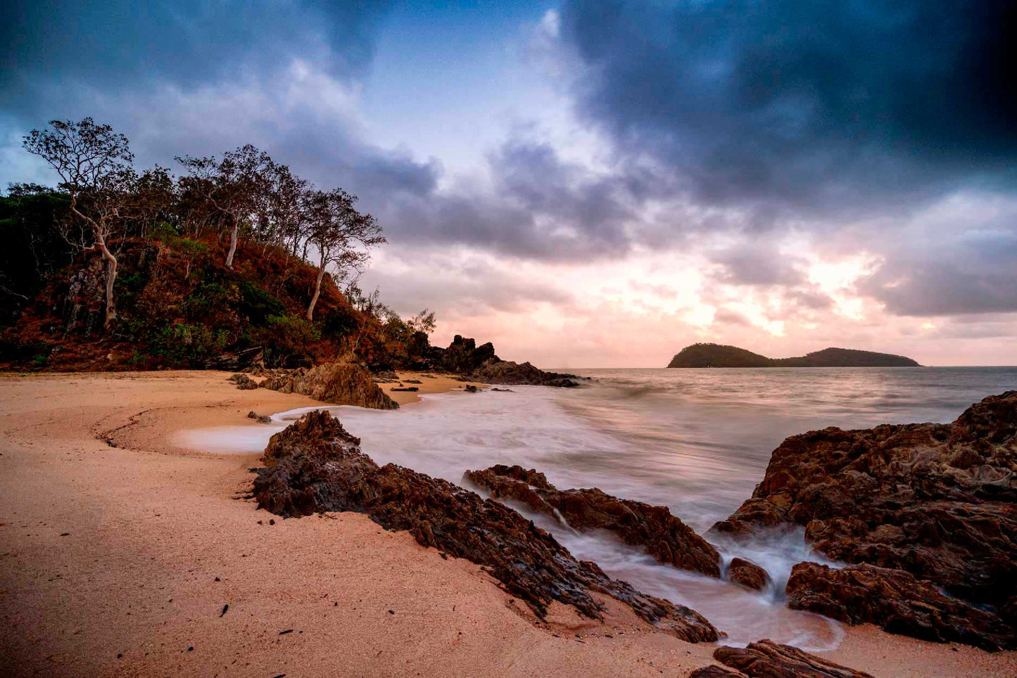 Bella Home The Ocean Under Cloudy Sky Print Canvas Ready to hang