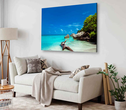 Bella Home Rocky Jungle Sea & Blue Sky View Print Canvas Ready to hang